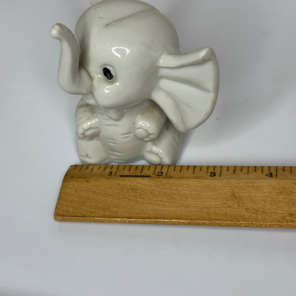 Vintage Edsin Japan Ceramic Elephant Figurine Bow Tie Shelf Decor - Picture 6 of 9